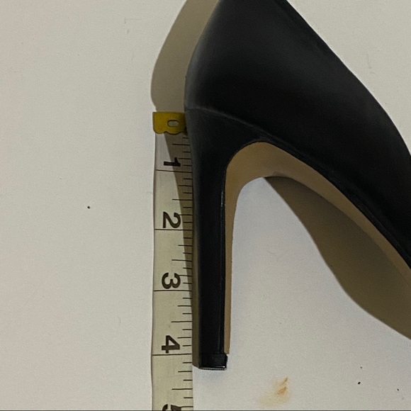 Vince Camuto Snake Print Heel Black Cream 8 Sexy - Picture 7 of 9